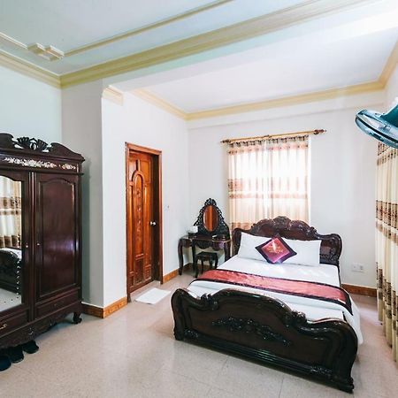 Khách sạn Thành Loan Hoang Nga Esterno foto
