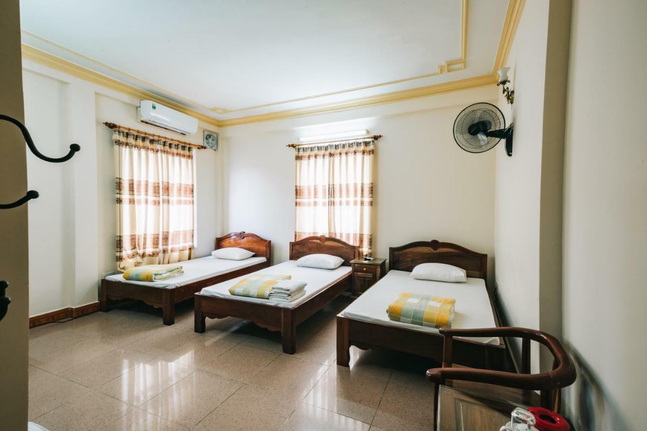 Khách sạn Thành Loan Hoang Nga Esterno foto